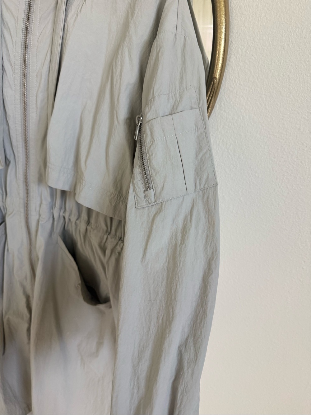 SOIA & KYO Emerson Hooded Anorak Windbreaker - Light Grey - Picture 5 of 8